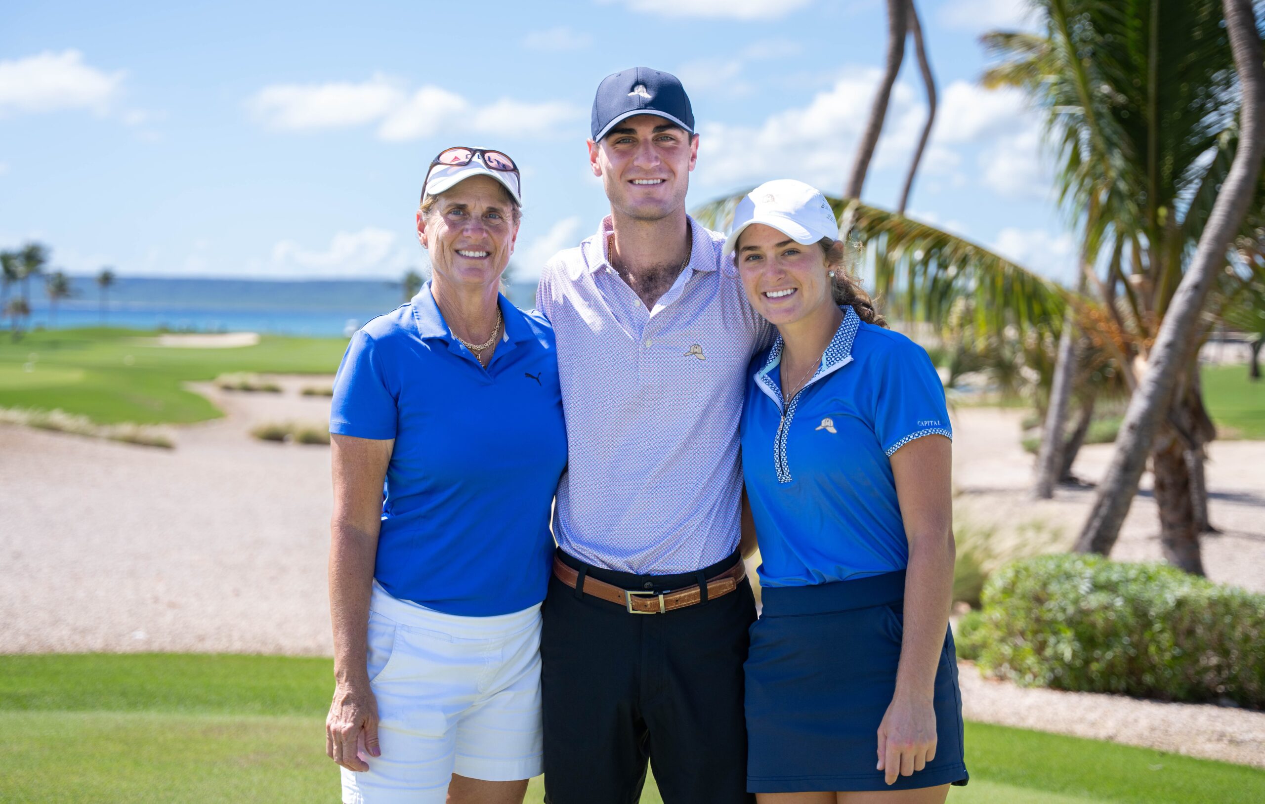 -Rachel Kuehn, Brenda Corrie-Kuehn y Taylor Kueh, familiares de Jack Corrie.